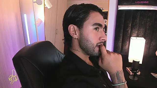 ItsMeEros online show from May 2026 10:37:02 PM