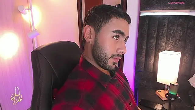 Snapshot of ItsMeEros chatting on November 2025 10:21:01 PM ItsMeEros online show from November 2025 10:21:01 PM