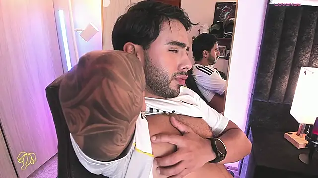 ItsMeEros online show from May 2026 10:24:02 PM