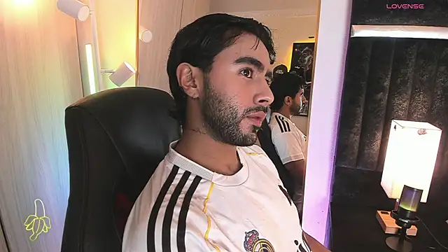 ItsMeEros online show from May 2026 11:44:01 PM