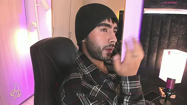 ItsMeEros online show from April 2026 11:39:02 PM