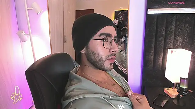 ItsMeEros online show from March 2026 10:33:01 PM