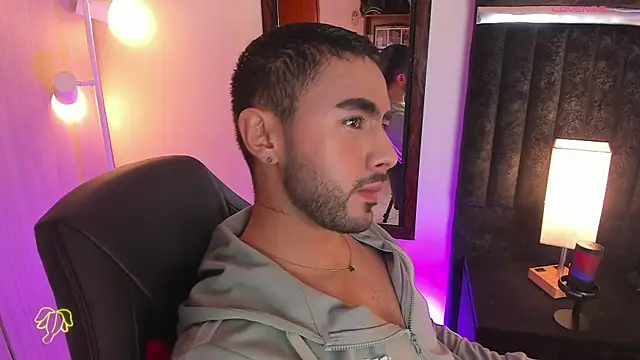 Snapshot of ItsMeEros chatting on November 2025 10:52:02 PM ItsMeEros online show from November 2025 10:52:02 PM