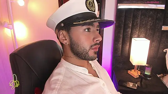 Snapshot of ItsMeEros chatting on November 2025 10:32:02 PM ItsMeEros online show from November 2025 10:32:02 PM