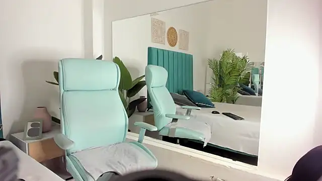 Snapshot of LiamCharlotte45 chatting on March 2025 04:27:01 AM LiamCharlotte45 online show from March 2025 04:27:01 AM