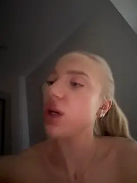 Snapshot of pinkstar_ chatting on March 2025 06:27:01 AM pinkstar online show from March 2025 06:27:01 AM