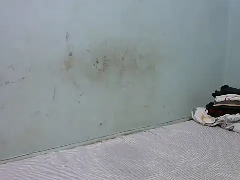 QUEEN-MARIAN online show from November 2025 09:08:01 PM