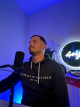 Jonkitzler1 online show from December 2025 05:14:02 PM