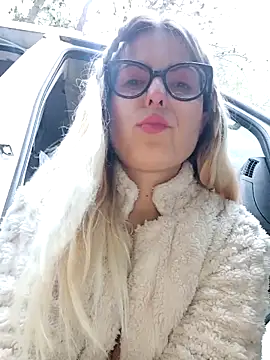 dolcehelena993 online show from December 2025 10:29:02 AM