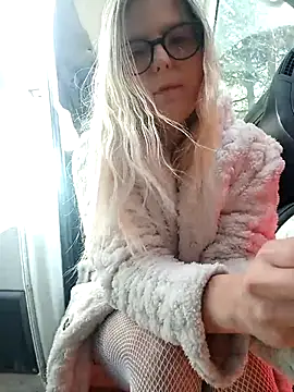 dolcehelena993 online show from November 2025 11:14:01 AM