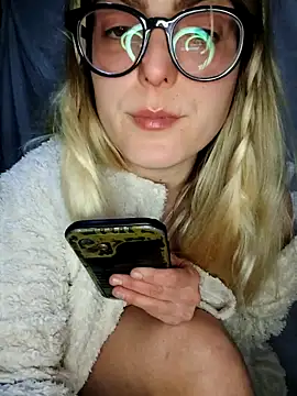 dolcehelena993 online show from February 2026 04:36:02 PM