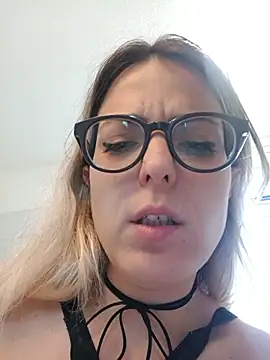 Snapshot of dolcehelena993 chatting on June 2026 01:55:02 PM dolcehelena993 online show from June 2026 01:55:02 PM