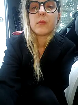 dolcehelena993 online show from March 2026 04:02:01 PM