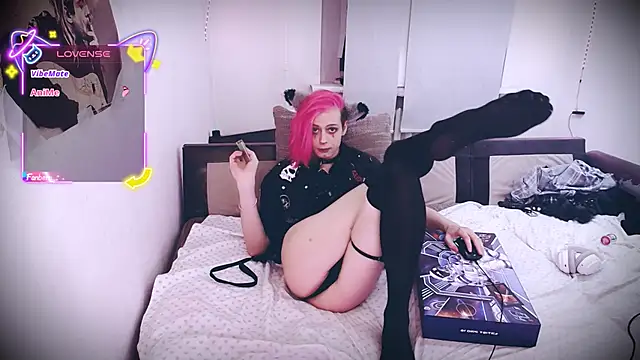 Littlepinkcat online show from December 2025 10:10:01 PM