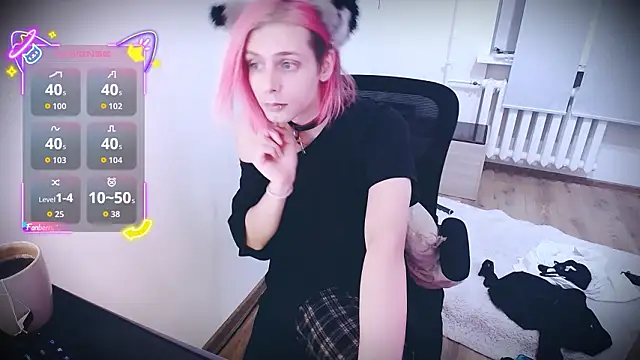 Littlepinkcat online show from January 2026 04:32:02 PM