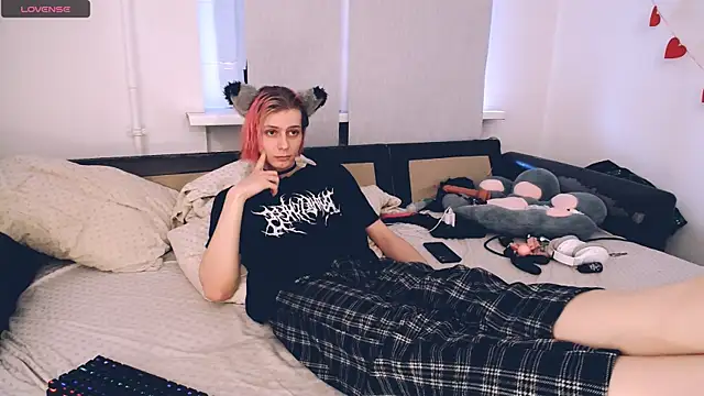 Littlepinkcat online show from April 2026 01:56:01 AM