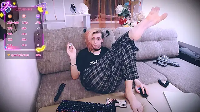 Littlepinkcat online show from November 2025 08:25:02 AM