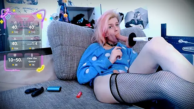 Littlepinkcat online show from October 2025 01:28:01 AM