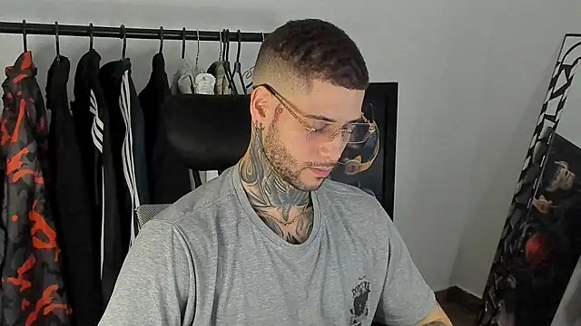  jamesleandros1 online show from December 2025 09:08:02 PM