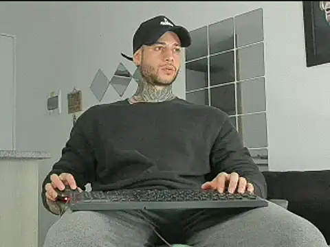  jamesleandros1 online show from February 2025 07:13:01 PM