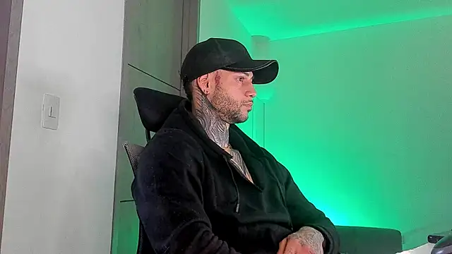  jamesleandros1 online show from June 2026 01:49:01 PM
