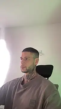  jamesleandros1 online show from February 2026 01:35:02 PM