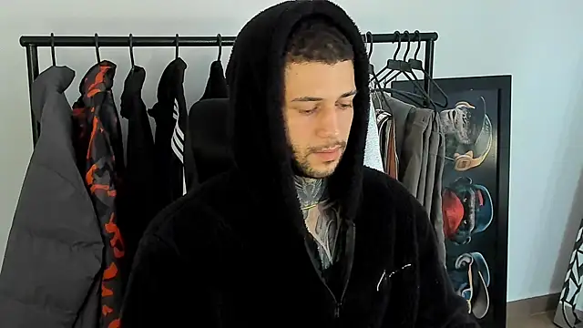  jamesleandros1 online show from December 2025 02:49:02 PM