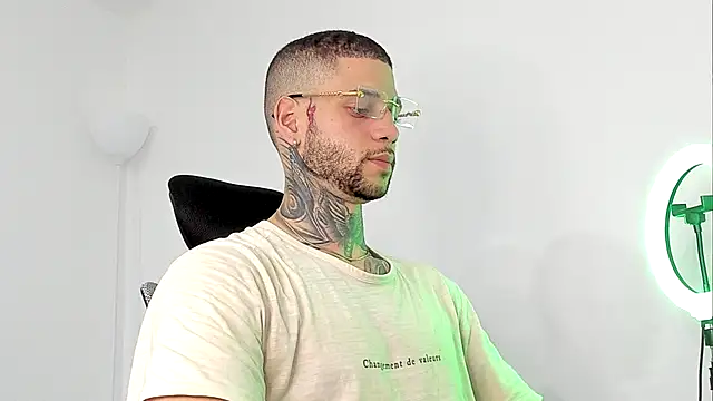  jamesleandros1 online show from October 2025 08:57:01 PM