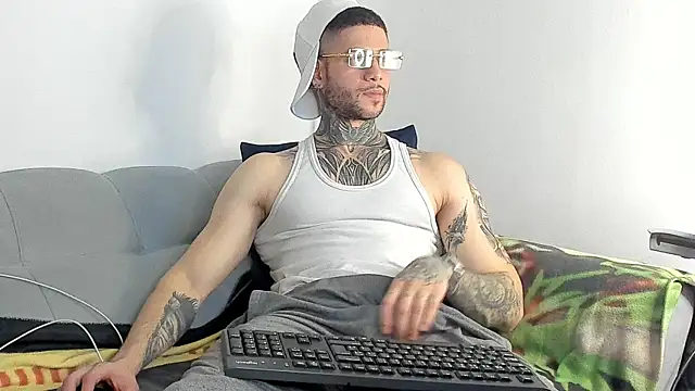  jamesleandros1 online show from November 2025 04:46:02 AM