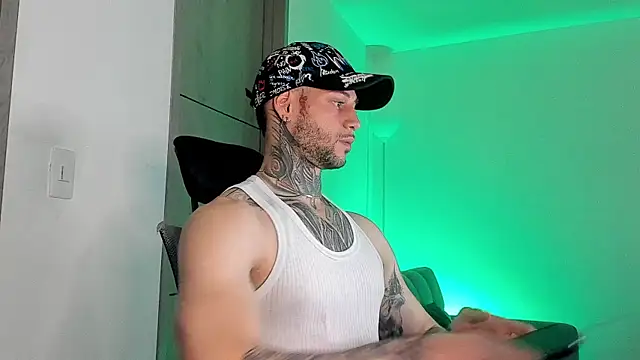  jamesleandros1 online show from June 2026 03:00:01 AM