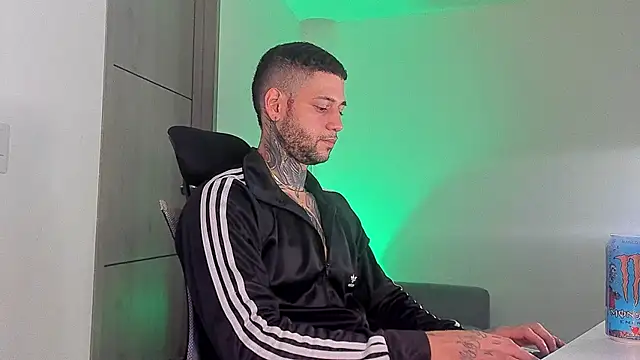 jamesleandros1 online show from May 2026 03:14:02 PM
