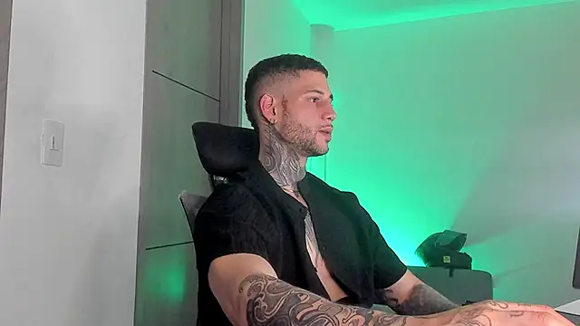  jamesleandros1 online show from May 2026 03:56:01 AM