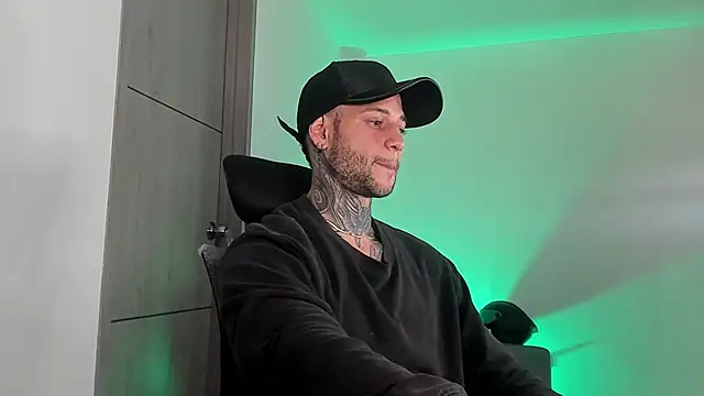  jamesleandros1 online show from May 2026 01:38:01 AM