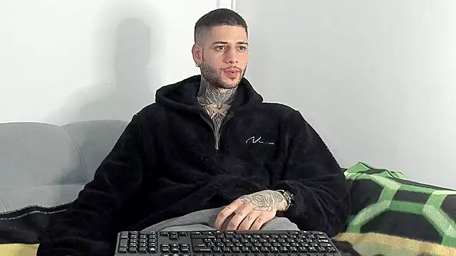  jamesleandros1 online show from November 2025 12:38:01 PM