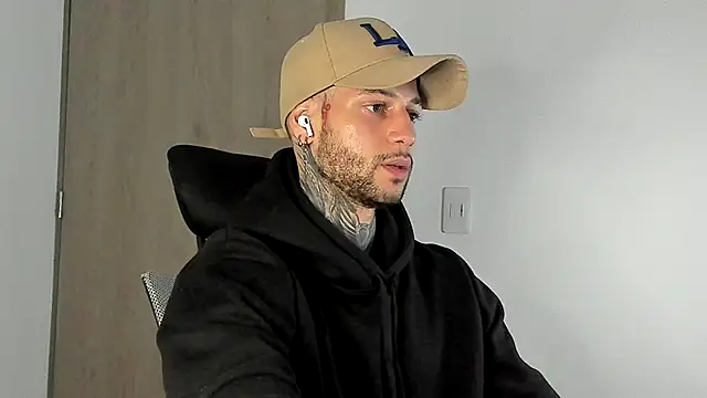  jamesleandros1 online show from December 2025 01:17:01 AM