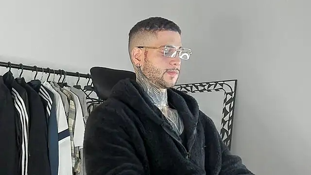  jamesleandros1 online show from November 2025 03:18:01 AM