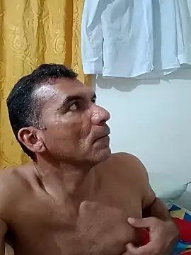 Snapshot of Daddy1972 chatting on September 2025 03:57:02 AM Daddy1972 online show from September 2025 03:57:02 AM
