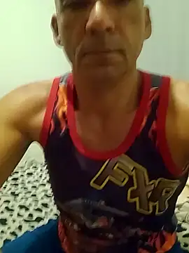 Snapshot of Daddy1972 chatting on February 2025 10:19:02 PM Daddy1972 online show from February 2025 10:19:02 PM