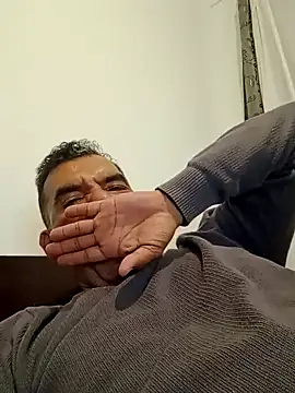 Snapshot of Daddy1972 chatting on February 2025 03:22:01 AM Daddy1972 online show from February 2025 03:22:01 AM