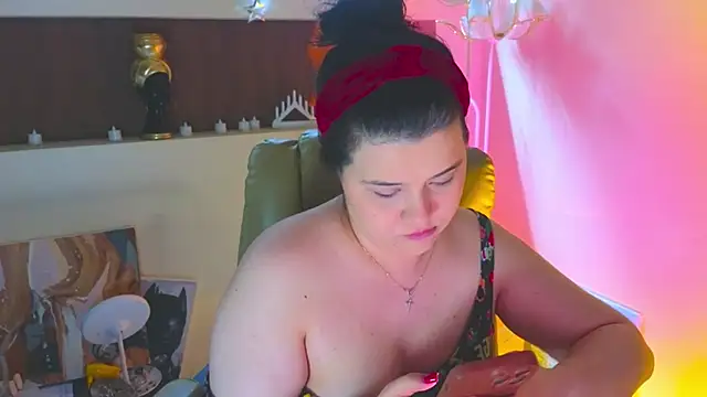 Malika uAngel online show from April 2026 06:23:01 PM