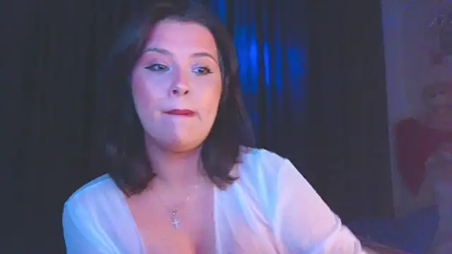 Malika uAngel online show from December 2025 06:07:01 PM