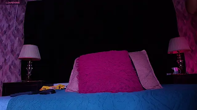 naomi kyse online show from November 2025 03:10:02 AM