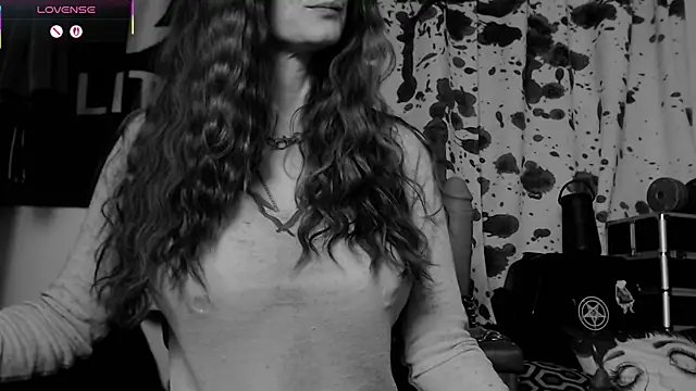 Silentmary online show from November 2025 04:12:02 AM