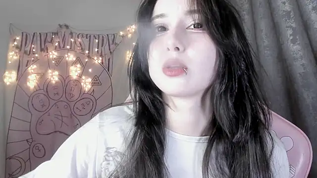 Snapshot of Holy420lolii chatting on September 2025 02:55:01 PM Holy420lolii online show from September 2025 02:55:01 PM