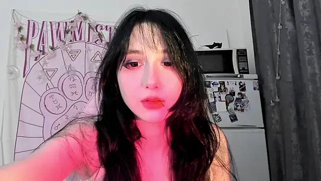 Holy420lolii online show from March 2026 05:02:02 PM