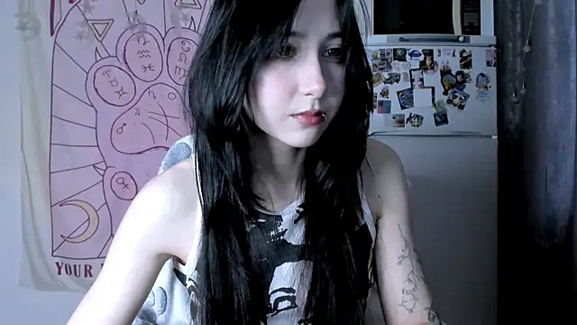 Holy420lolii online show from April 2026 02:32:01 PM