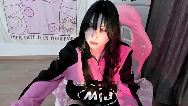 Holy420lolii online show from March 2026 08:05:01 PM