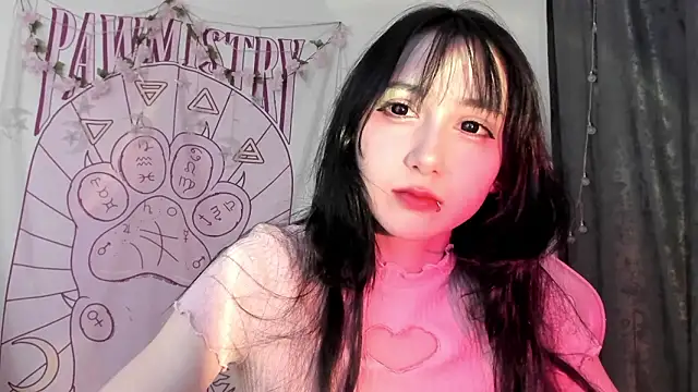 Holy420lolii online show from February 2026 06:46:01 PM