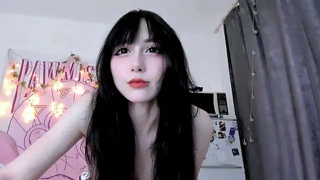 Holy420lolii online show from May 2026 04:49:02 PM
