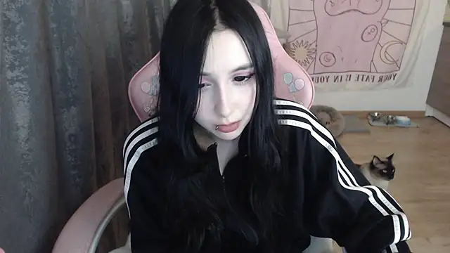 Snapshot of Holy420lolii chatting on February 2025 08:45:02 PM Holy420lolii online show from February 2025 08:45:02 PM
